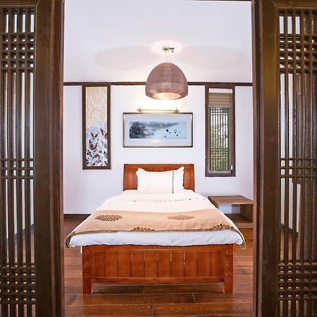 Lijiang Cheriton Hotel Exterior photo