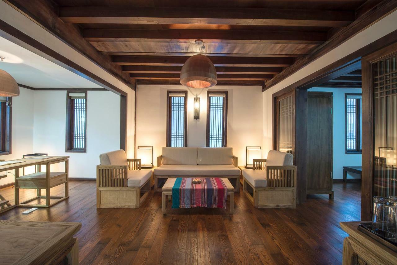 Lijiang Cheriton Hotel Exterior photo